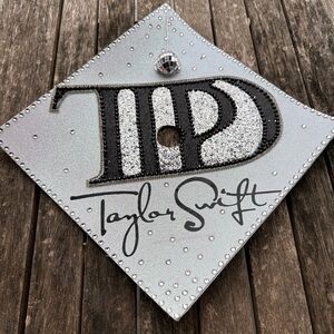 Taylor swift fan? Tortured Poets department graduation cap topper NEW